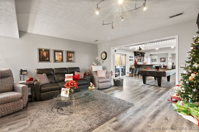 4416 Unruh Way, Floyds Knobs, IN 47119