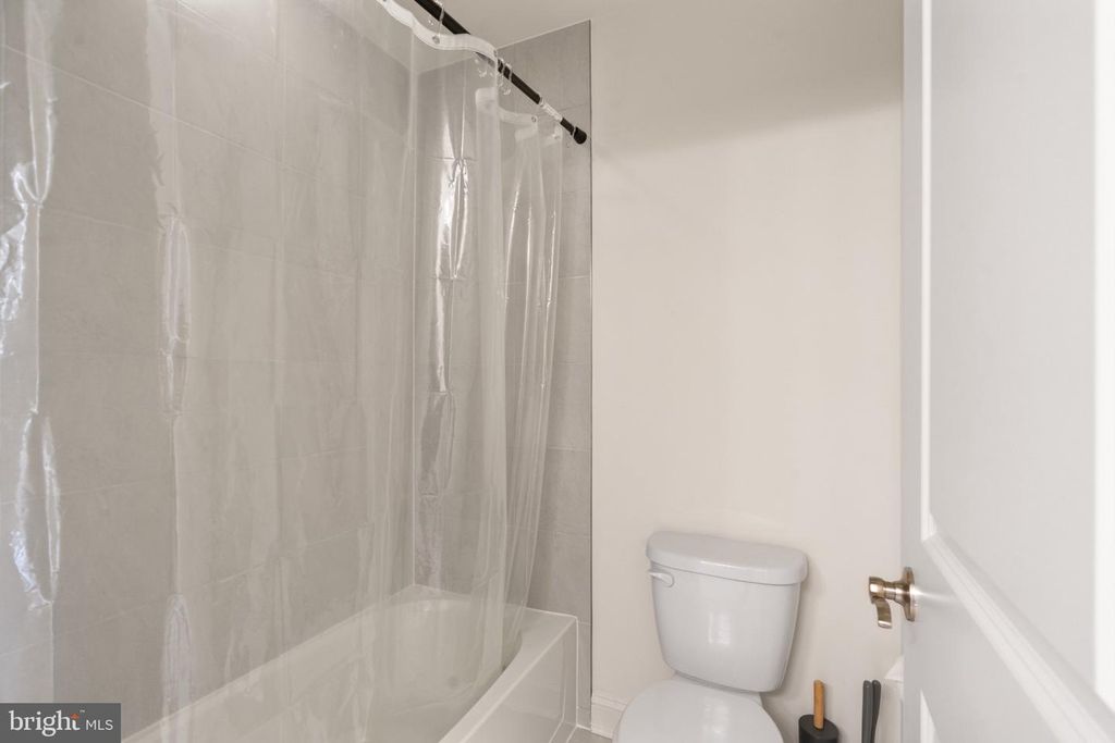 Image 17 of property listing at 8400 CEDAR CHASE, Clinton, MD 20735