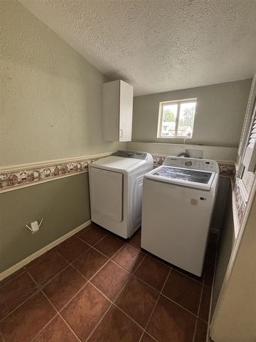 211 S 24th Street, Battle Creek, MI 49015