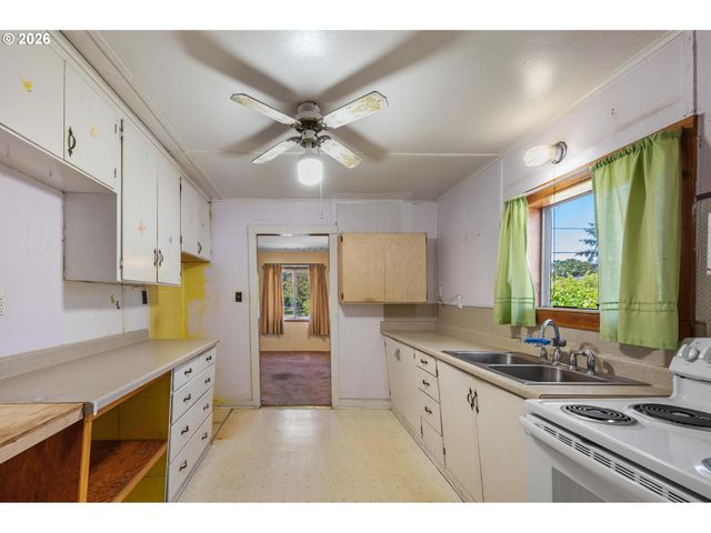 6824 Se 66TH Ave, Portland, OR 97206