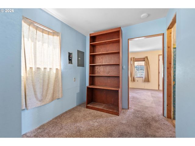 6824 Se 66TH Ave, Portland, OR 97206