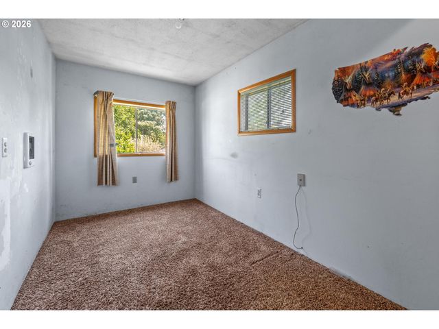 6824 Se 66TH Ave, Portland, OR 97206