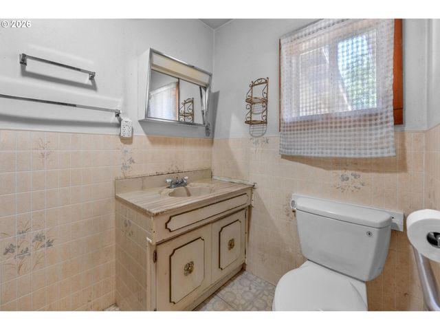 6824 Se 66TH Ave, Portland, OR 97206