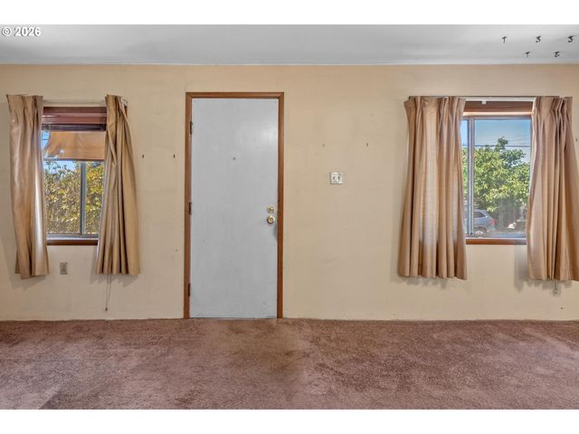 6824 Se 66TH Ave, Portland, OR 97206