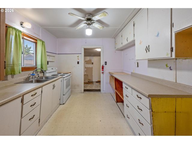 6824 Se 66TH Ave, Portland, OR 97206
