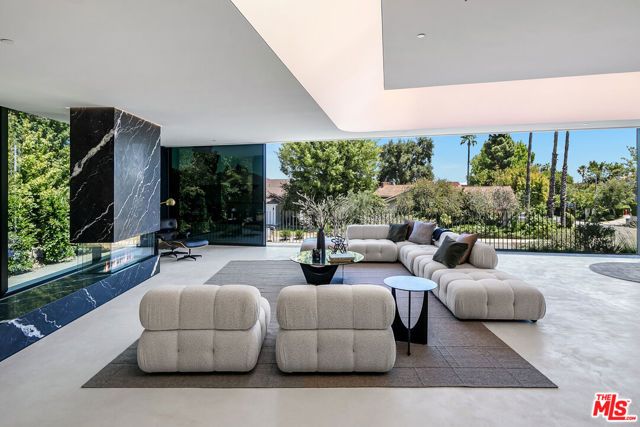 1254 Roberto Lane, Los Angeles, CA 90077