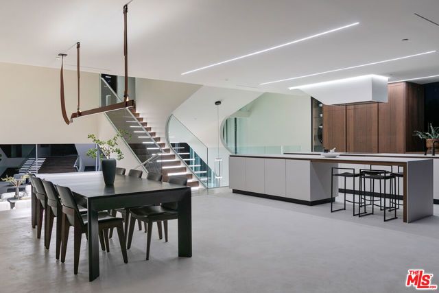 1254 Roberto Lane, Los Angeles, CA 90077