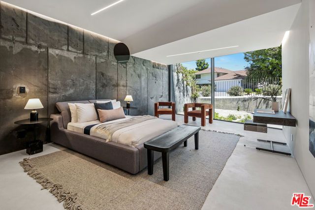 1254 Roberto Lane, Los Angeles, CA 90077
