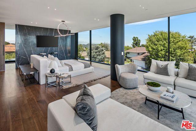 1254 Roberto Lane, Los Angeles, CA 90077