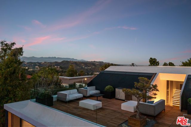 1254 Roberto Lane, Los Angeles, CA 90077