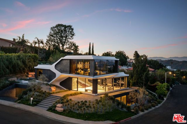 1254 Roberto Lane, Los Angeles, CA 90077