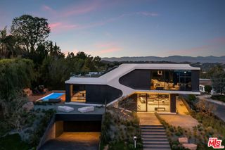 1254 Roberto Lane, Los Angeles, CA 90077