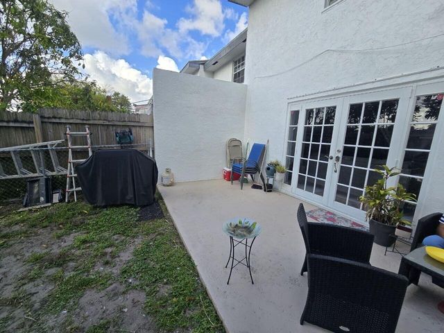 7900 SW 7th Place, North Lauderdale, FL 33068