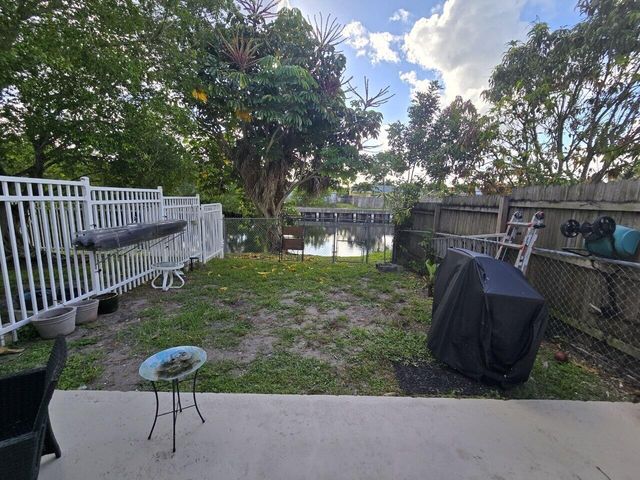 7900 SW 7th Place, North Lauderdale, FL 33068