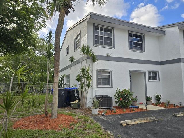 7900 SW 7th Place, North Lauderdale, FL 33068