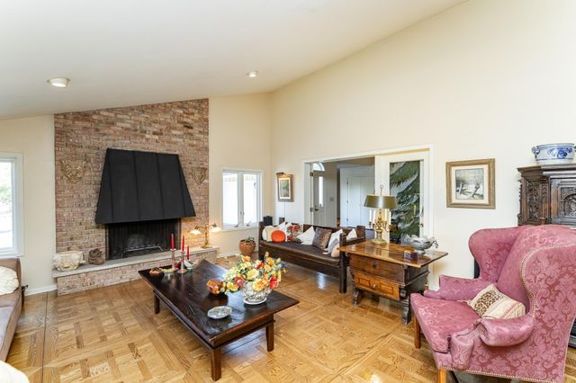 2011 Merrihills Drive SW, Rochester, MN 55902