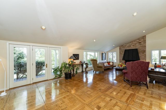 2011 Merrihills Drive SW, Rochester, MN 55902