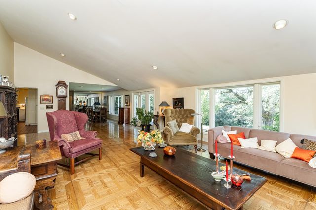 2011 Merrihills Drive SW, Rochester, MN 55902