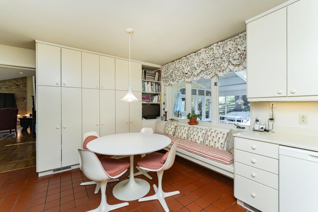 2011 Merrihills Drive SW, Rochester, MN 55902