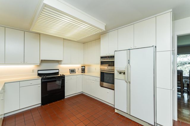 2011 Merrihills Drive SW, Rochester, MN 55902