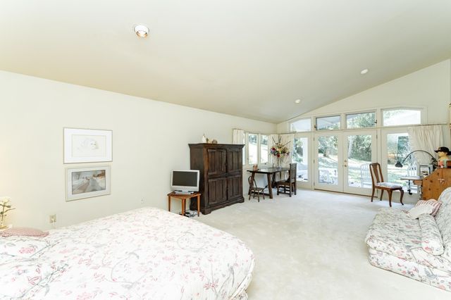 2011 Merrihills Drive SW, Rochester, MN 55902