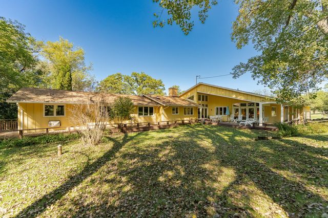 2011 Merrihills Drive SW, Rochester, MN 55902