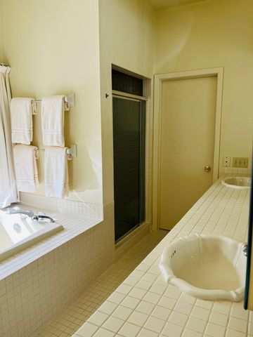 2011 Merrihills Drive SW, Rochester, MN 55902