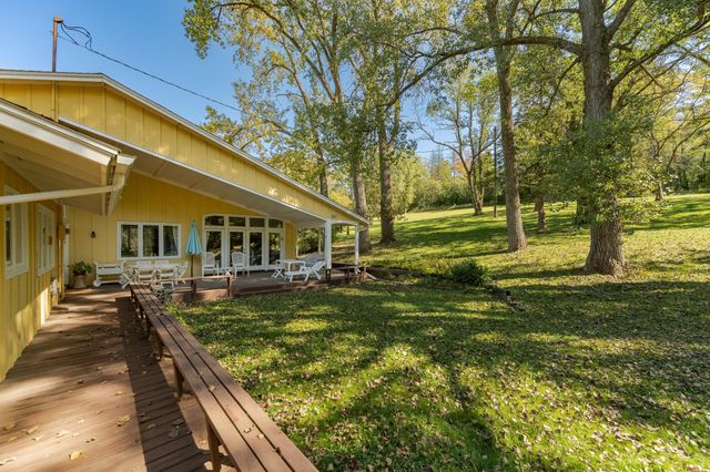 2011 Merrihills Drive SW, Rochester, MN 55902