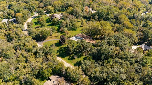 2011 Merrihills Drive SW, Rochester, MN 55902