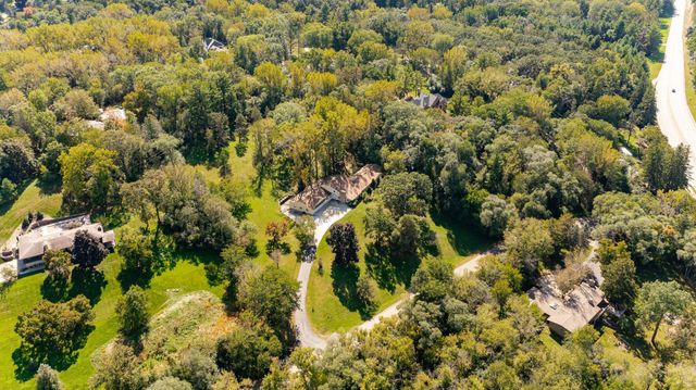 2011 Merrihills Drive SW, Rochester, MN 55902