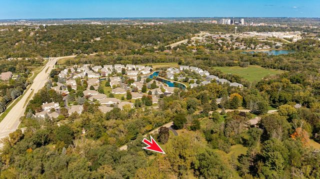 2011 Merrihills Drive SW, Rochester, MN 55902