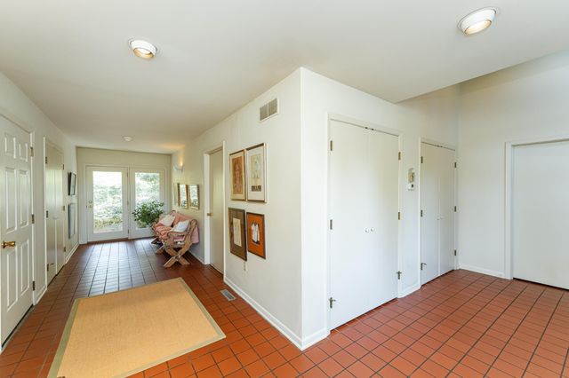 2011 Merrihills Drive SW, Rochester, MN 55902