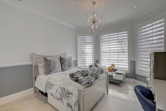 19211 N Creekshore Court, Boca Raton, FL 33498