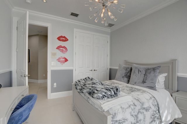 19211 N Creekshore Court, Boca Raton, FL 33498