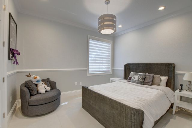 19211 N Creekshore Court, Boca Raton, FL 33498