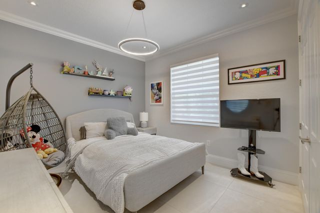 19211 N Creekshore Court, Boca Raton, FL 33498