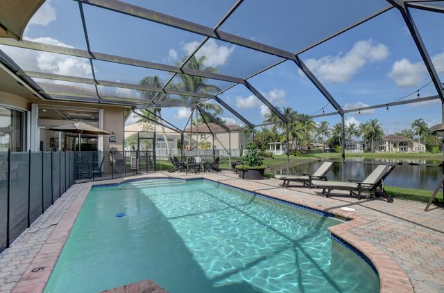 19211 N Creekshore Court, Boca Raton, FL 33498