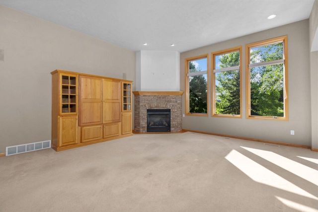 841 WHISPER FALLS LANE, Menasha, WI 54952