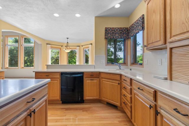 841 WHISPER FALLS LANE, Menasha, WI 54952