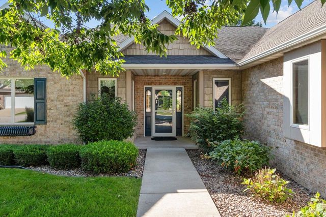 841 WHISPER FALLS LANE, Menasha, WI 54952