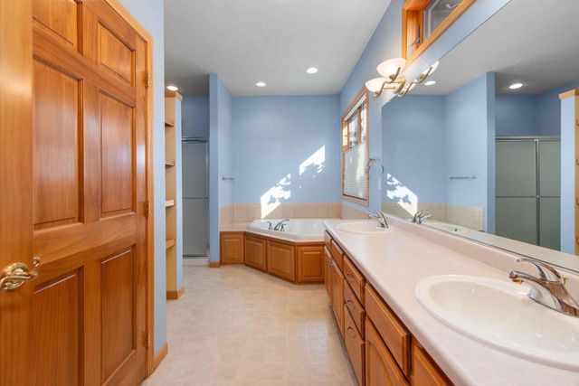 841 WHISPER FALLS LANE, Menasha, WI 54952