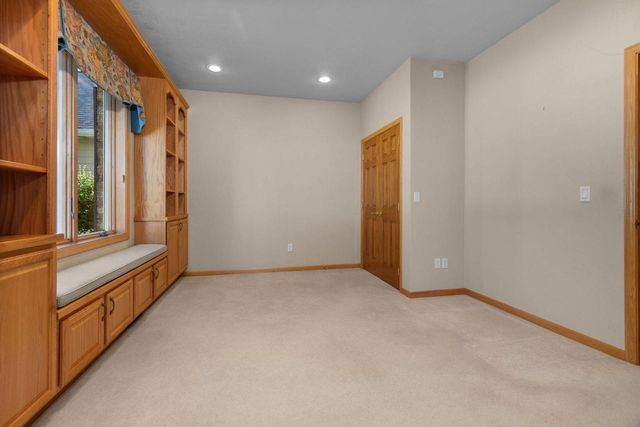841 WHISPER FALLS LANE, Menasha, WI 54952