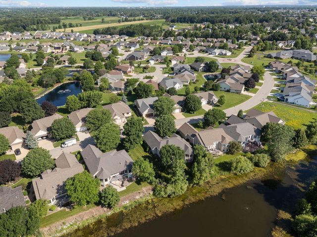 841 WHISPER FALLS LANE, Menasha, WI 54952