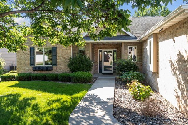 841 WHISPER FALLS LANE, Menasha, WI 54952
