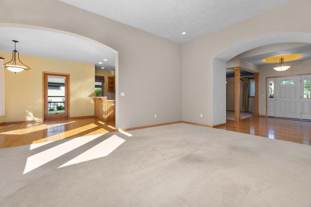 841 WHISPER FALLS LANE, Menasha, WI 54952