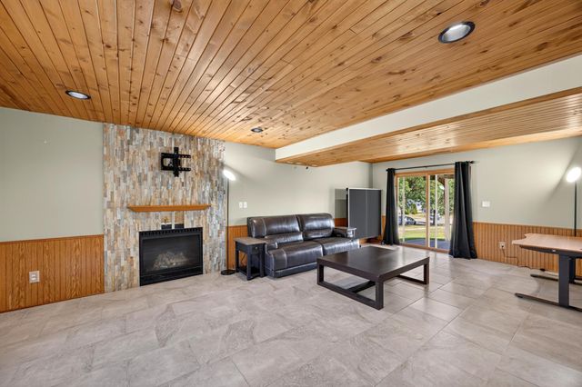 4639 Manor Park Drive NW, Rochester, MN 55901