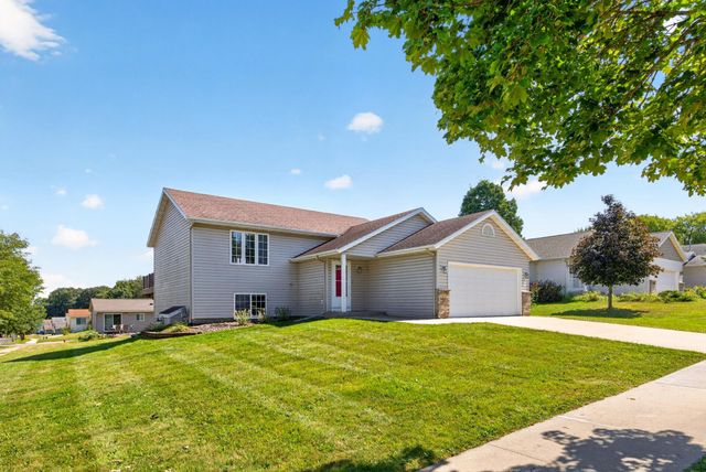 4639 Manor Park Drive NW, Rochester, MN 55901