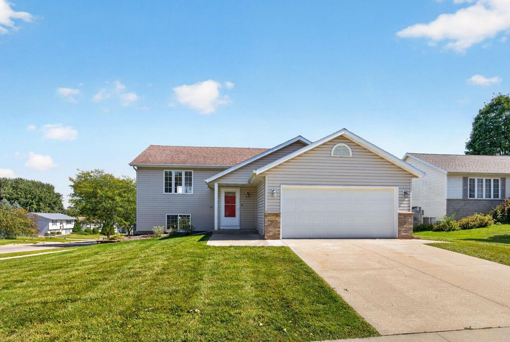 4639 Manor Park Drive NW, Rochester, MN 55901