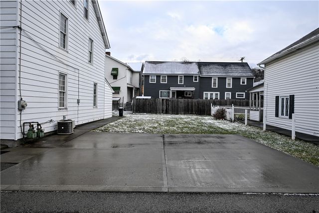 209 211 Water St, Fayette City, PA 15438