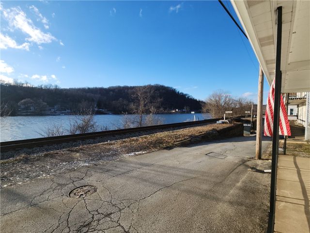 209 211 Water St, Fayette City, PA 15438